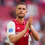 Zdá sa, že strana Jordana Hendersona Ajax umožnila titul Erdivisie vyskočiť z jeho prstov