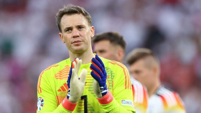 Aktualizujte tím Bayern Mníchov - kapitán Neuer, aby ste sa dostali späť do Bidella Muaca Bidella.

