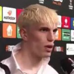 Alejandro Garracho od svojich rodičov. Fooball Sport