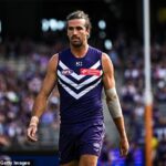 Kapitán Fremantle Alex Pearce (na obrázku) zdieľal írsky post podpory kapely pre hip