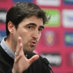 Andoni Iraola robí čestné priznanie prevodu na pozadí dekana Huijsena z Chelsea