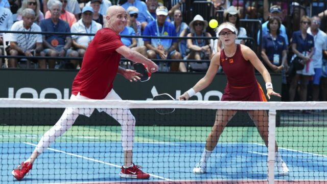 Andre Agassi: Legenda tenisu je vydaná v druhom americkom zápase Pickleball Match

