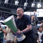 Ange Postecoglou pošle správu s jedným slovom Danielovi Levyovi na jeho budúci Tottenham