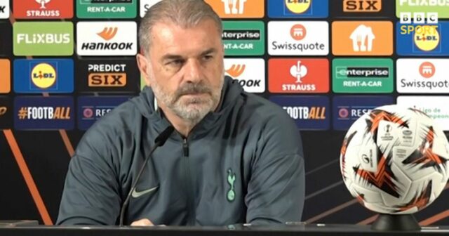 Ange postcoglou dit «Je ne suis pas un clown» dans une diatribe furieuse et admet que son «avenir est assuré»
