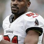 Antonio Brownit bude vidieť počas hry NFL v roku 2022.