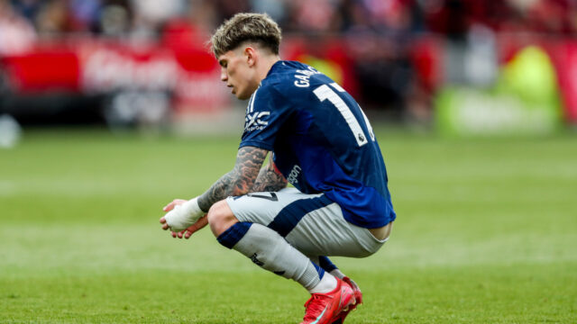 Armáda jedného človeka: Manchester United Star statočne statočne počas straty Brentfordu

