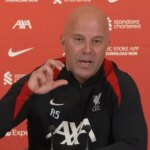 Arne Sloce Insus na hviezde Liverpoolu pri čakaní na letný prenos