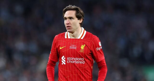 Arne Slot envoie un message à Federico Chiesa alors qu'il confirme les plans de Liverpool après la victoire du titre
