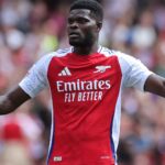 Arsenal Snaght, aby udržal záložníka hviezd uprostred Barcelony, záujem PSG