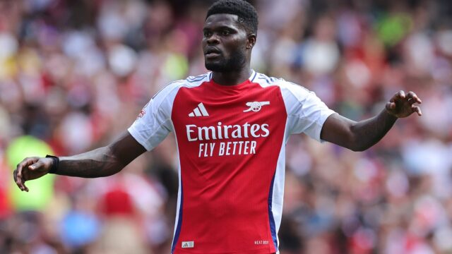 Arsenal Snaght, aby udržal záložníka hviezd uprostred Barcelony, záujem PSG

