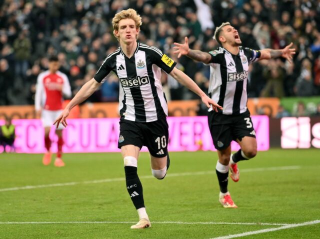 Arsenal udržujte mihalnice na útočníkovi Newcastle Anthony Gordon

