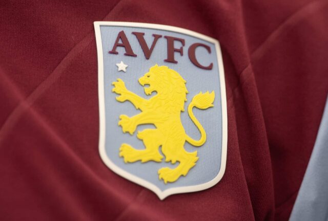 Aston Villa Slam rozhodca rozhodca pre kontroverzné straty v Man United

