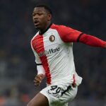 Mladý Zepqueeno Redmond sa pripojí k Aston Villa z Feyenoord v bezplatnom prevode