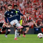Bruno Fernandes skóroval dvakrát - vrátane trestu za to, aby sa človek zjednotil pod velením kravaty