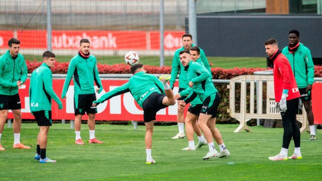 Atletický klub cestuje do Manchesteru United so štyrmi dôležitými hráčmi

