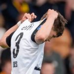 Az alkmaar, ktorý odvoláva červenú kartu pre pantomím darebáka Wouter Goes