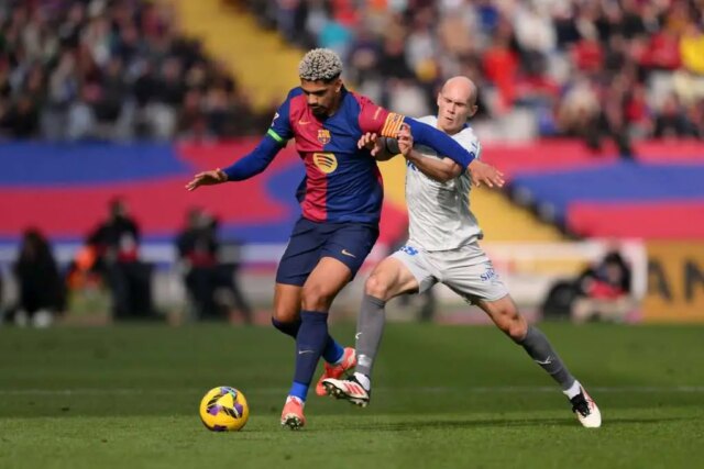 Barcelona na predstavenie nového centrálneho partnerstva vs Espanyol

