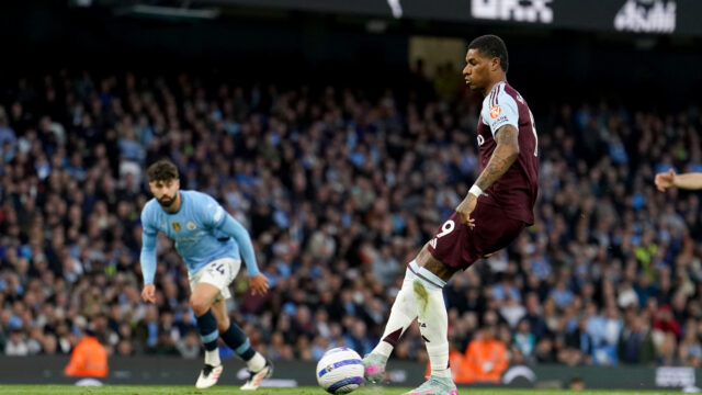 Barcelona sa stretáva s Agentom Manchester United United 40 miliónov EUR, od Manchester United

