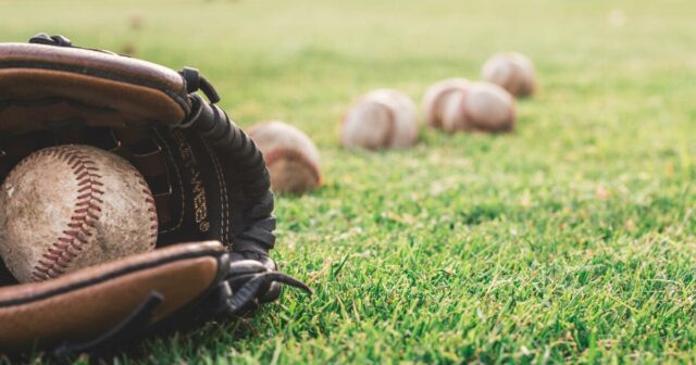 Baseball a softball v piatok piatok

