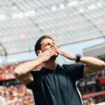Bayer Leverkusen's Xabi Alonso sa rozlúči s fanúšikmi po prehre