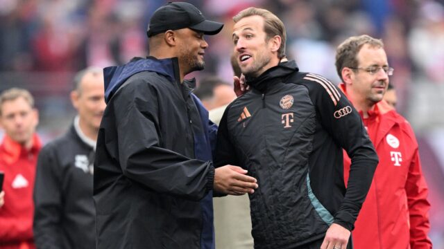 Bayern Mníchov Reclamb Bundesliga koruna za Harrym Kane, Vincent Kompany


