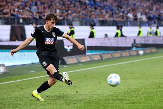Bayern München Right Right Talent Maurice Krattenmbacher pre klubový pohár

