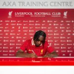 Breaking Liverpool confirme Jeremie Frimpong Signing après que Star a dit "juste faire ça"