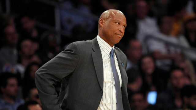 Bývalí lakovatelia hviezdy Byron Scott obvinení zo sexuálneho zneužívania z malých rokov

