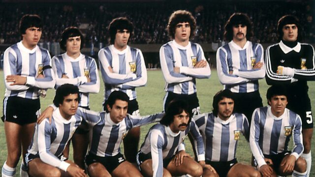 Bývalý argentínsky obranca Luis Galvan, člen víťazného tímu Svetového pohára v roku 1978, zomrel vo veku 77 rokov

