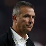Bývalý futbalový tréner štátu Ohio Urban Meyer hovorí, že hrozil, že zastaví školenie