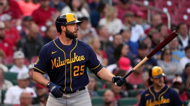 Bývalý hráč MLB Darin Ruf sa sťažuje na červenú kvôli zraneniu kolena končiacich v kariére


