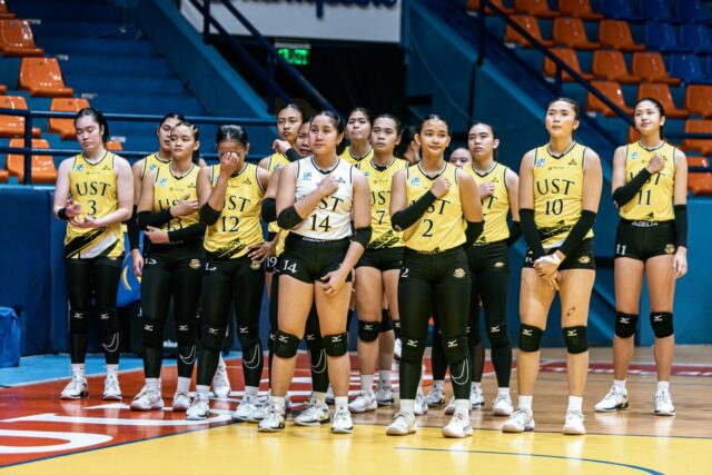 UST Junior Golden Tigresses počas volejbalového turnaja strednej školy UAAP 87.