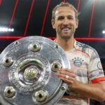 Bývalý útočník Tottenham Harry Kane zdieľa po zdvíhaní titulu Bundesliga