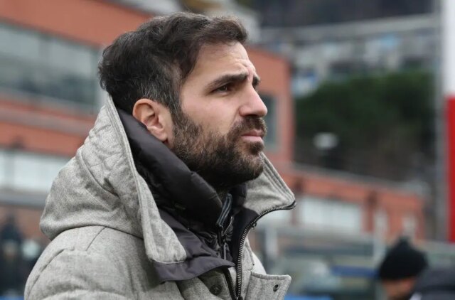 CESC FABREGAS potvrdzuje, že záujem o hviezdu Barcelony

