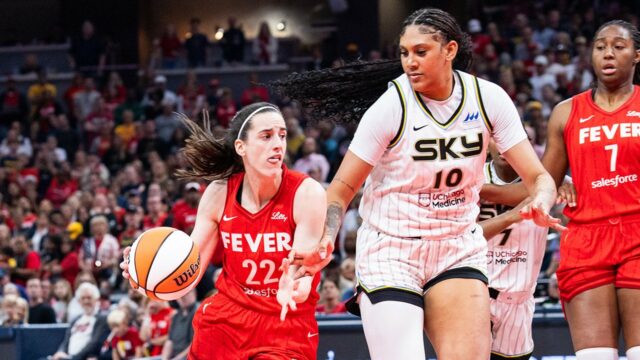 Caitlin Clark sa zaregistruje trojnásobne double, zatiaľ čo horúčka dominuje nebi v otvárači WNBA

