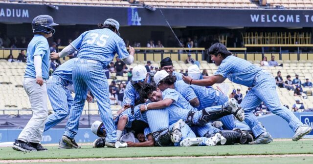 Carson s potešením vyhrá prvú mestskú sekciu pre baseballový titul

