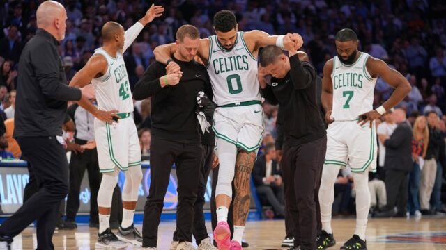 Celtics -Star Jayson Tatum prechádza úspešnou operáciou Achilles

