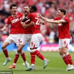 Charlton 1-0 Leyton Orient: Maculalay Gillesphey's Free Kick Addicks, Nathan Jones 'League One Play-off žiadosť o konečné víťazstvo sa vrátil na majstrovstvá