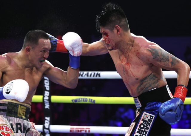 Charly Suarez prehrá s Emanuel Navarrete WBO Super Bantamweight Boxing