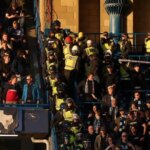 Chelsea vs Djurgardens policajné vyhlásenie vydané po narušení mosta Stamford