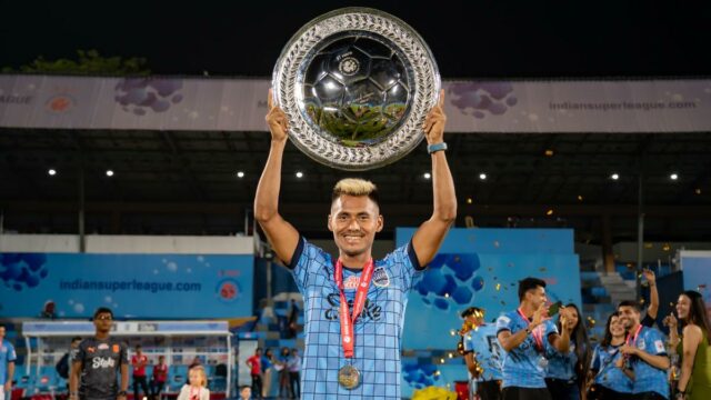 City Bombaj do dôchodku Jersey č. 29 na počesť odchodu Bipina Singha

