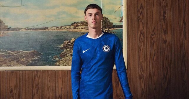 Cole Palmer 'pose comme les inbetweeners "comme Chelsea sortira un nouveau kit domestique
