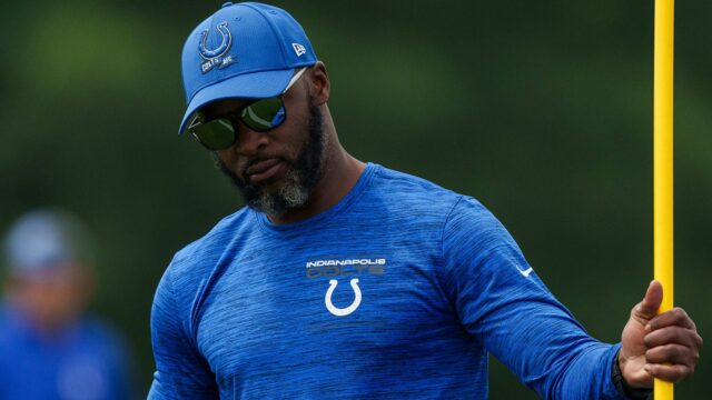 Colts Great Reggie Wayne bojuje späť slzy, ktoré si pripomínajú dedičstvo Jim Irsay

