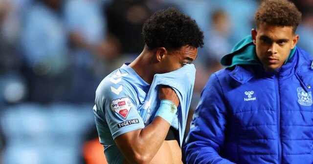 Coventry hviezda v slzách po desivej neskorej chybe dáva obrovskú výhodu play-off spoločnosti Sunderland

