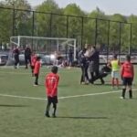 Long bol kontaktovaný jednotlivcom, zatiaľ čo dlhí dôstojníci hrali