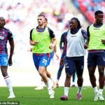 Crystal Palace Stars Marc Guuehi a Adam Wharton vynechali oslavy FA Cupu jeho večierkov