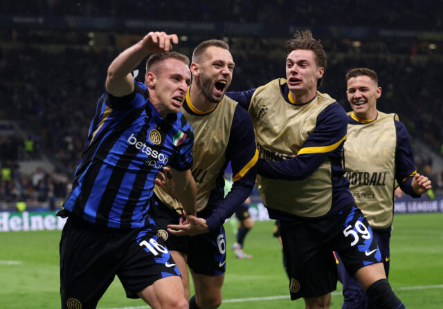 Davide Frattesi sa ocenil za hrdinský Inter Milan 4-3 Barcelona Win

