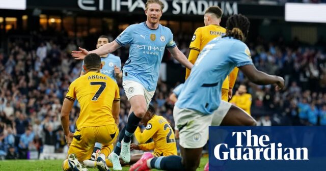 De Bruyne klesá vlkov, aby pomohla uzavrieť Manchester City v prvých piatich | Prvoradá liga

