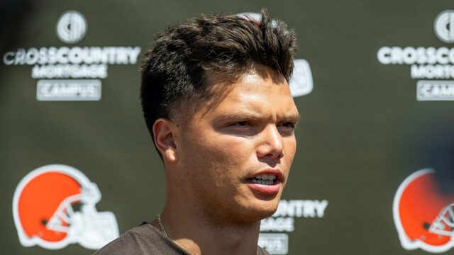 Dillon Gabriel reaguje na porovnania Shedeur Sanders v Browns Minicamp

