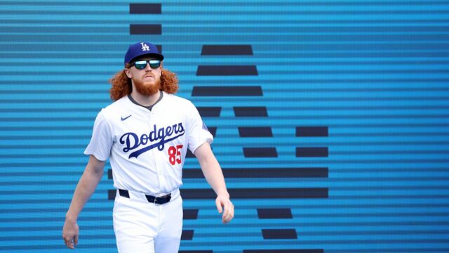 Dodgers Pitcher Dustin môže hovoriť o dôvere vo viere po strašidelnom incidente

